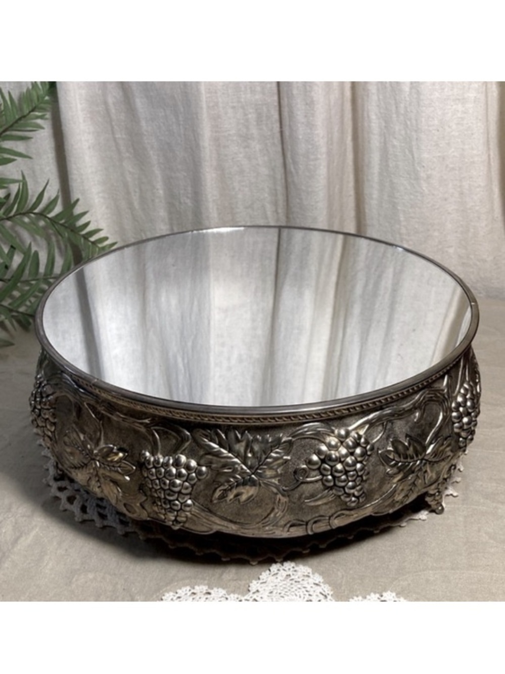 Vintage Godinger Silver Plated Mirrored Plateau Display Grape Leaf Design